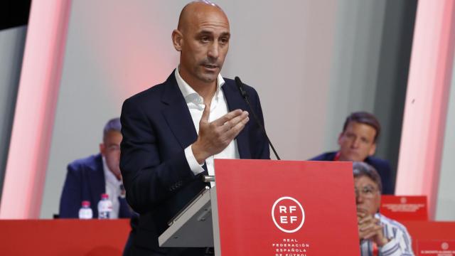 Luis Rubiales comparece durante la Asamblea Extraordinaria de la RFEF.