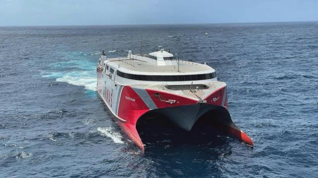 Fast ferry de Naviera Armas.