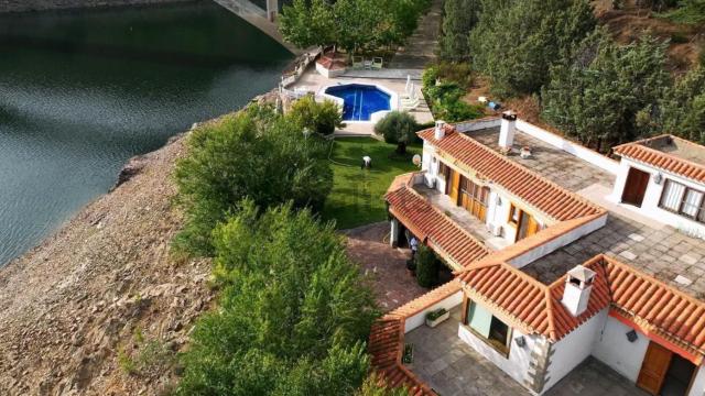 Vivienda de lujo a la venta en El Tiemblo