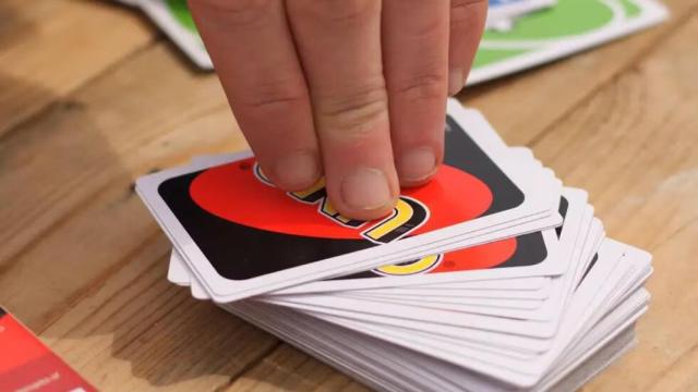 ¿Cómo se juega el UNO paso a paso?