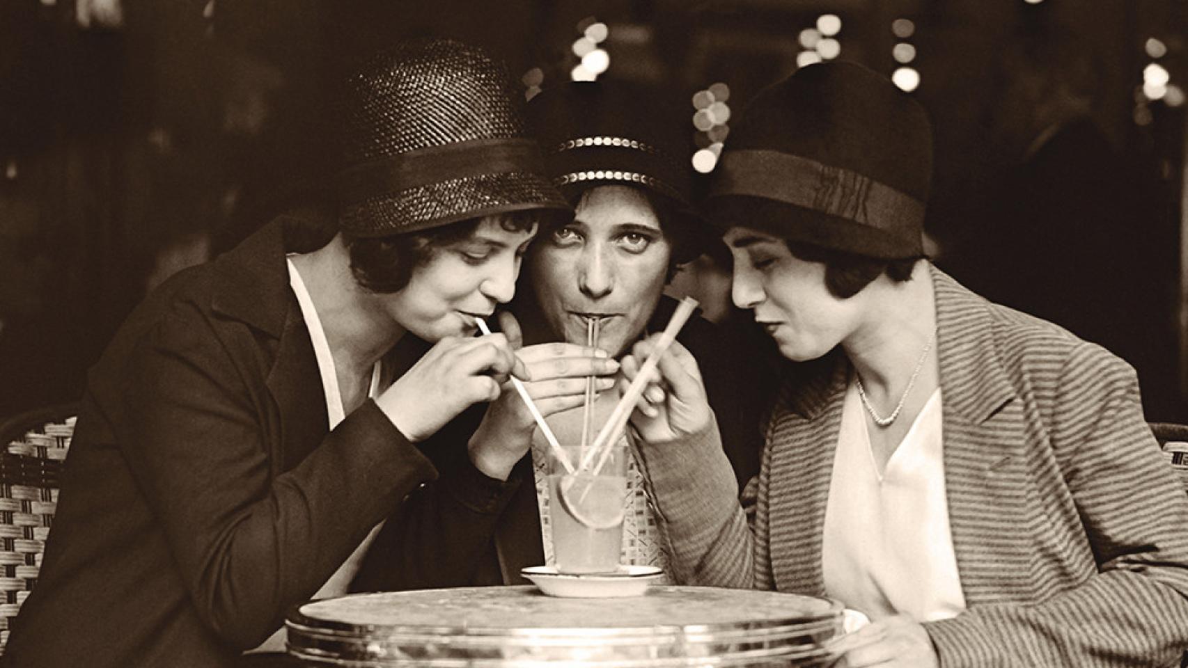 'Metafísica del aperitivo': cómo tomar un tentempié en la terraza de un bar nos hace mejores personas.