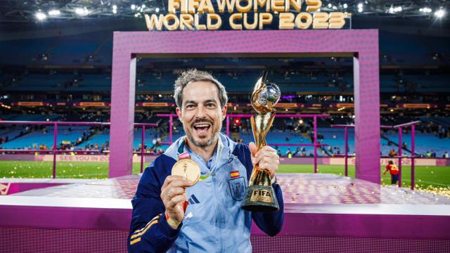 Kenio Gonzalo con su medalla de oro y el título mundial hace una semana