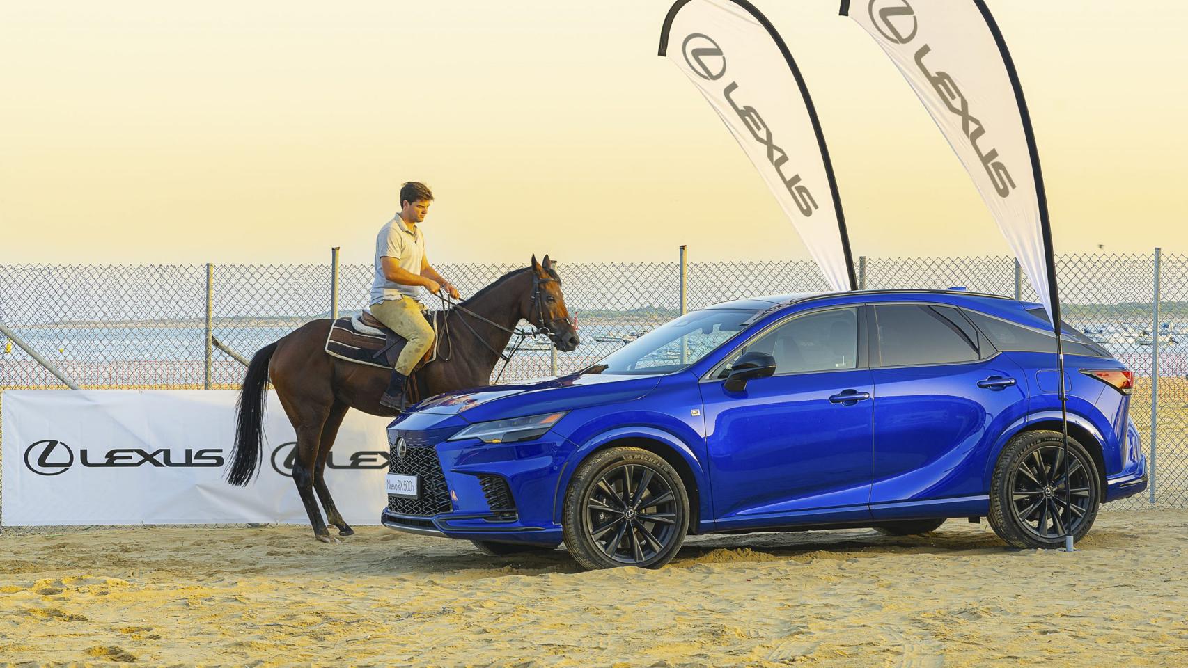 Lexus es vehículo oficial de carreras de caballos de Sanlúcar de Barrameda.