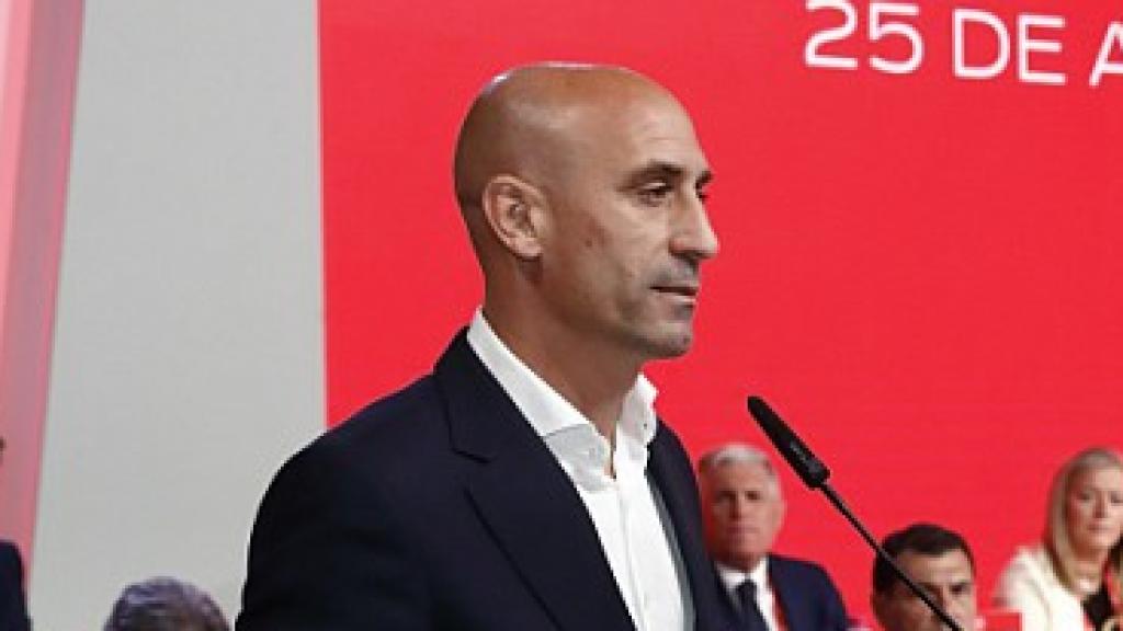Luis Rubiales y los presidentes de las federaciones autonómicas en la Asamblea General de la RFEF del pasado viernes.