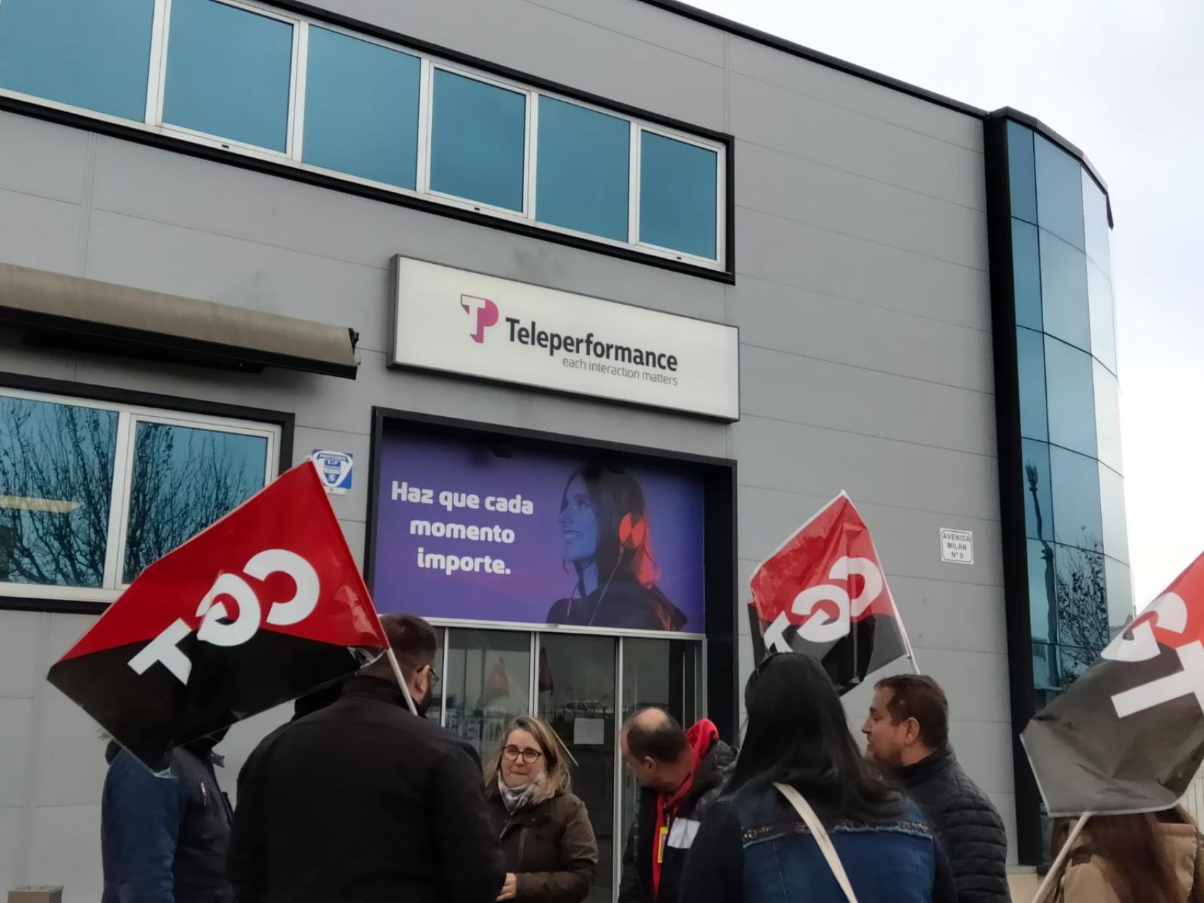 Entrada a las instalacines de Teleperformance en Ponferrada (León)