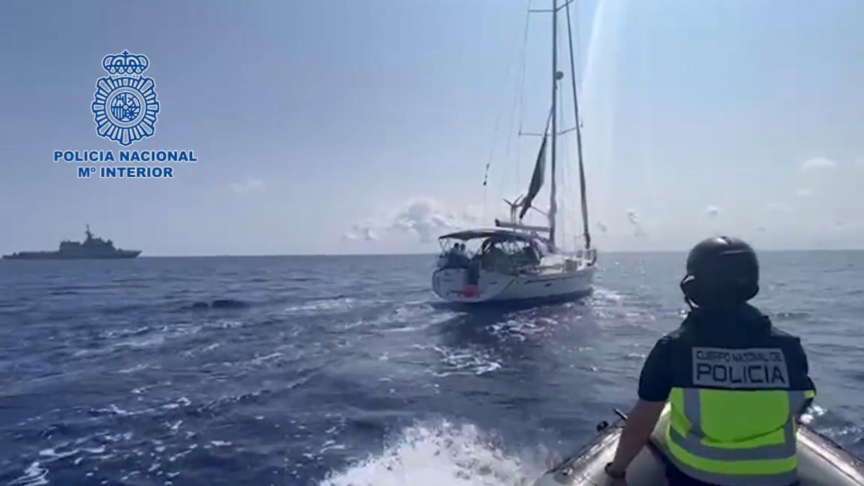 La Policía detecta en Alicante un narcovelero con 1.500 kilos de cocaína destino España