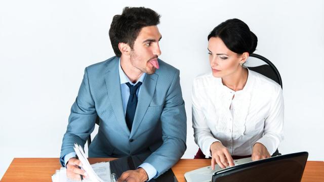 Despreciar el trabajo ajeno es significativo de los narcisistas.