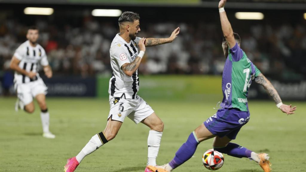 Una acción del Castellón vs. Málaga CF