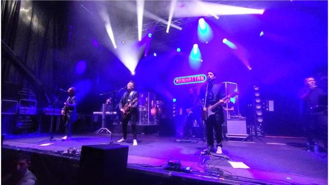 Actuación de Café Quijano en Novo Mesoiro