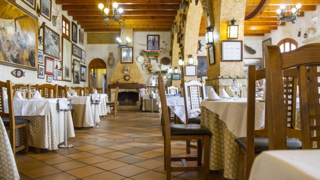 El interior del restaurante 'Casa Bigote' de Sanlúcar de Barrameda.