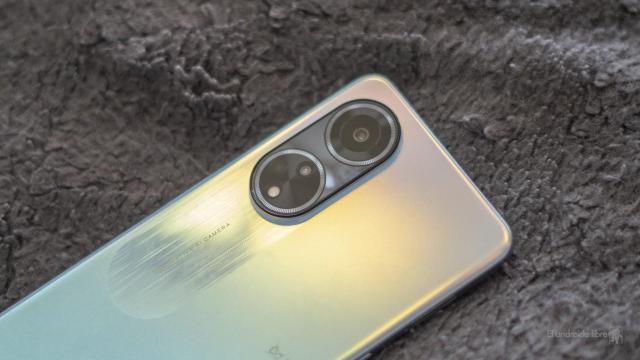 OPPO A98 5G por detrás