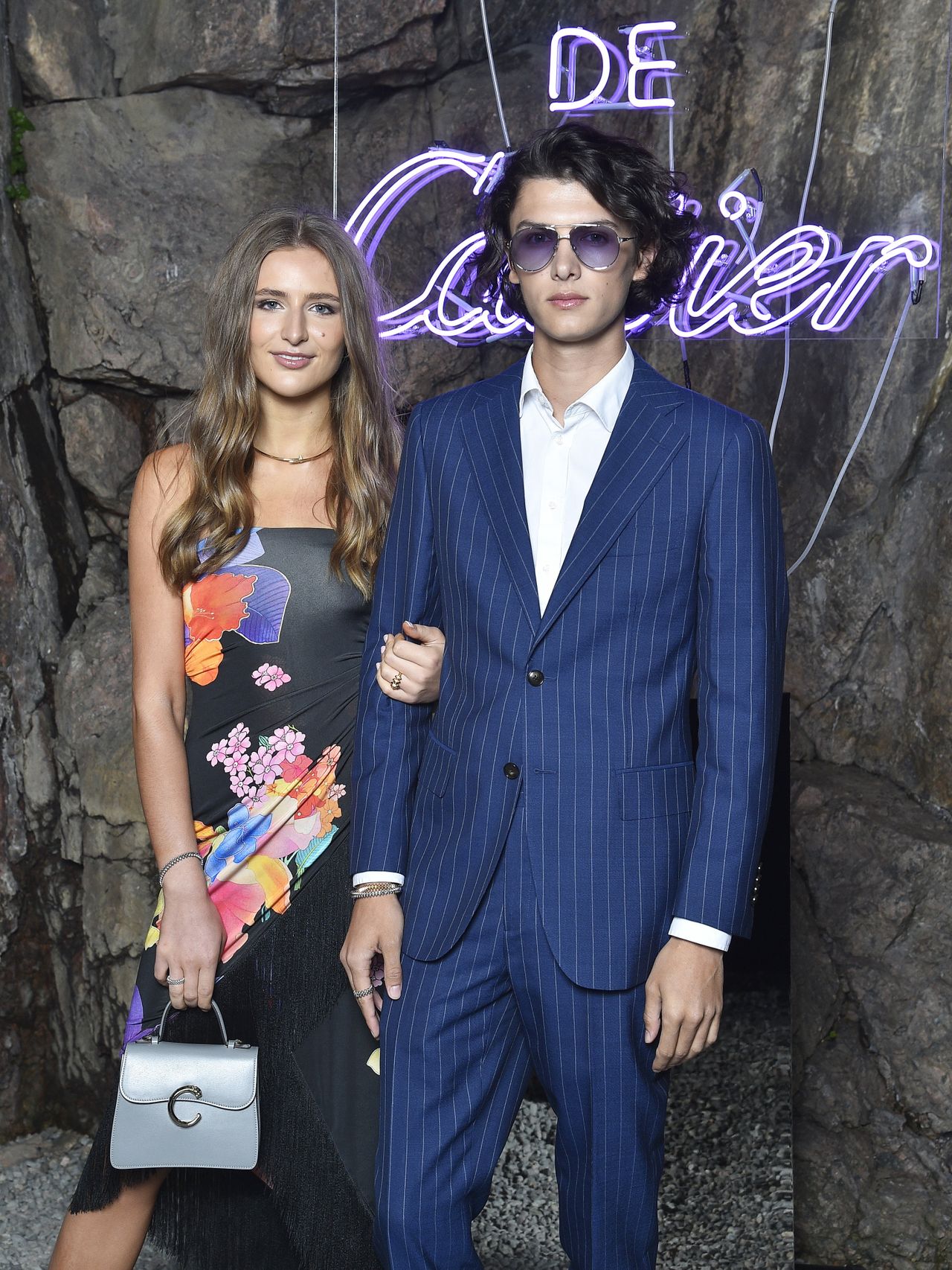 Nicolás de Dinamarca junto a su novia en un evento de Cartier celebrado en Suecia.