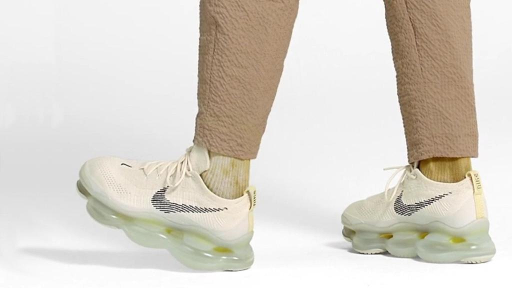 Estas zapatillas Nike son tan futuristas como baratas: ¡Tienen un descuento de más de 100€!