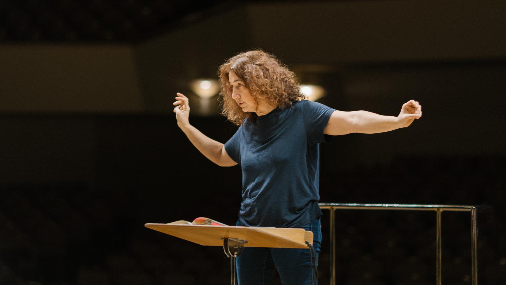 Adriana Tanus, directora de orquesta