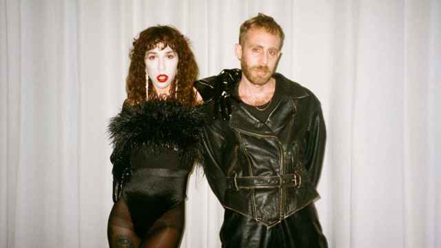 Los integrantes de Mueveloreina.