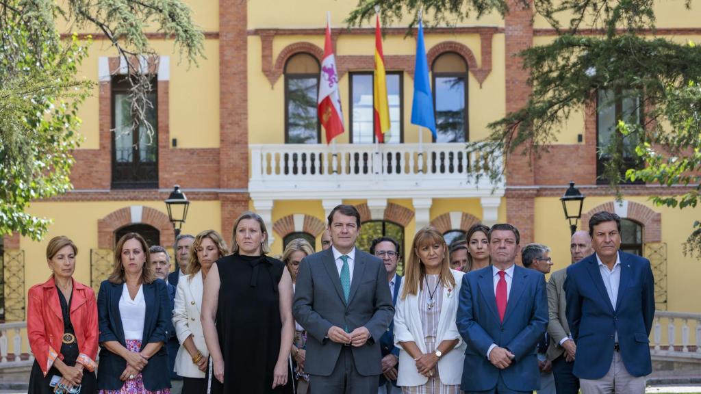 Minuto de silencio en la Junta