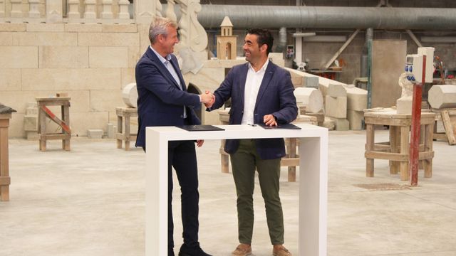 López y Rueda formalizan el traspaso de la Escuela de Cantería.