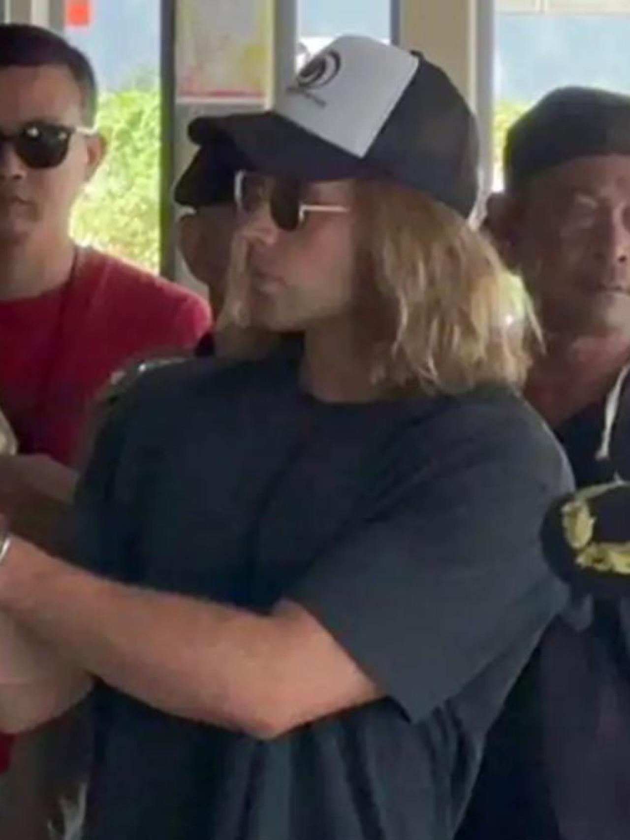 El joven chef, días antes de ingresar en la prisión de Koh Samui.