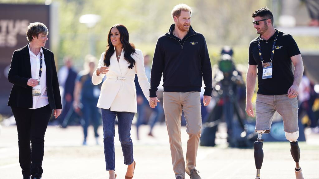 Harry de Inglaterra y su esposa, Meghan Markle, durante la grabación de 'Corazón de Invictus'.