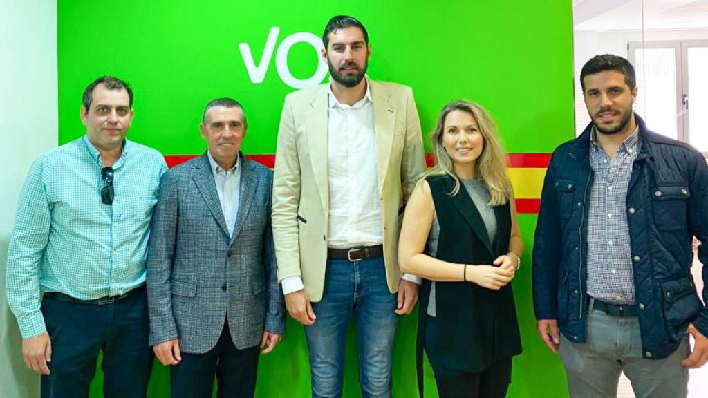 Imagen que los miembros de la Fundación Ingenio difundieron tras reunirse con Vox, en la precampaña de las elecciones autonómicas de Murcia.
