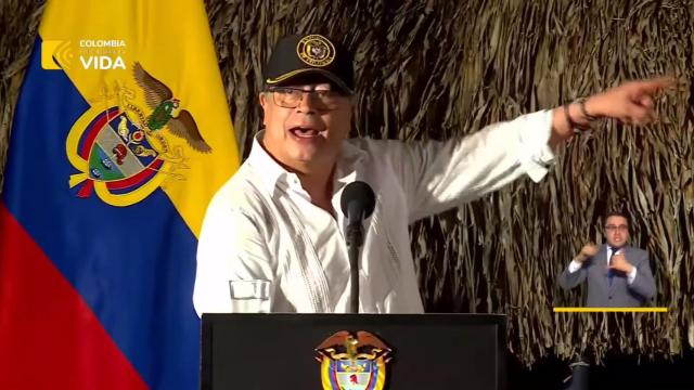 El presidente de Colombia, Gustavo Petro, la noche del miércoles en el municipio de El Carmen de Bolívar.