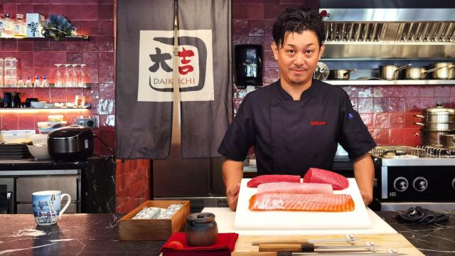 Masayuki Narumi en la cocina del Daikichi Beach en Alicante.