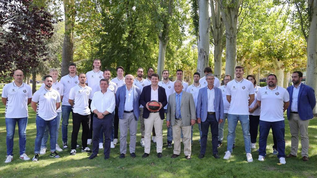 Recepción a la plantilla del Zunder Palencia Baloncesto