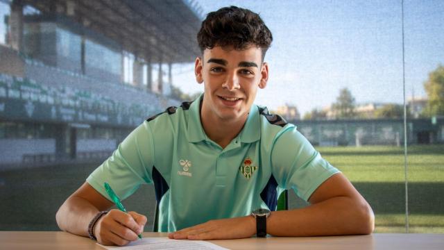 Andrés Caro ya es jugador del Betis Deportivo