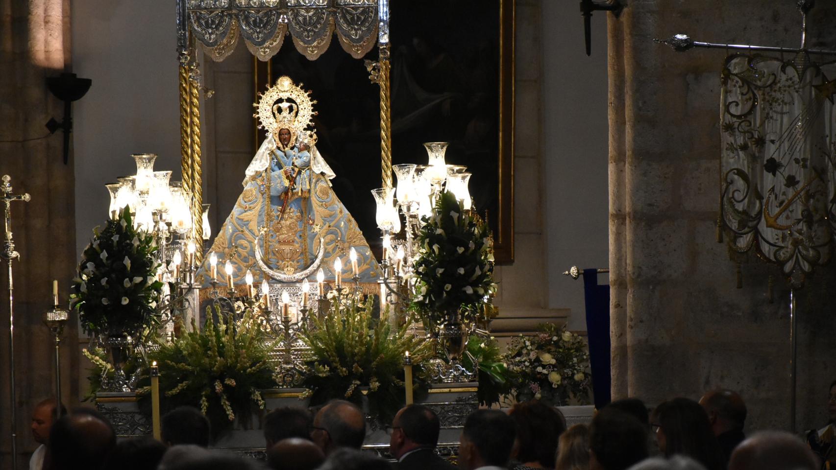 La Virgen de las Cruces por las calles de Daimiel (Ciudad Real). Foto: Ayuntamiento de Daimiel (Ciudad Real).