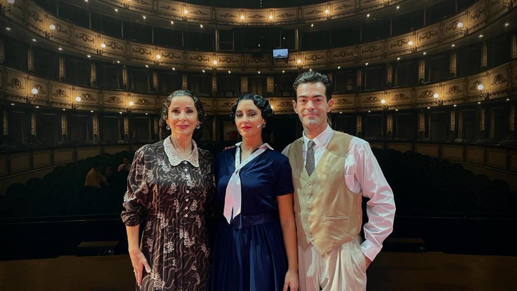 Teresa Alba, Pedro Estrada y Aurora Frías.