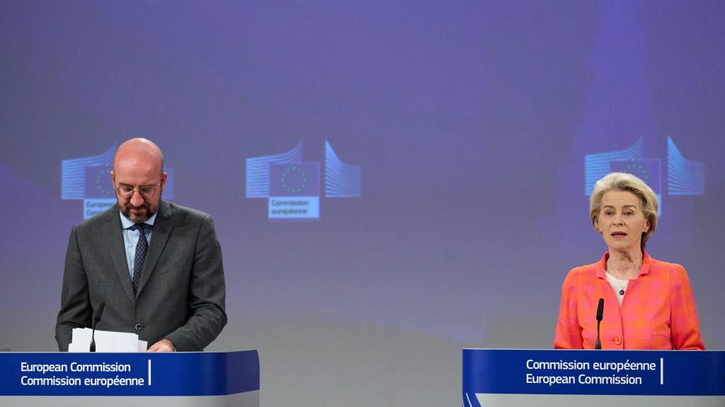 Ursula von der Leyen y Charles Michel, durante una rueda de prensa