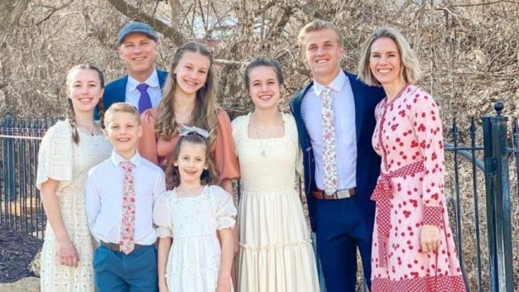 Ruby Franke junto a su marido y sus hijos.