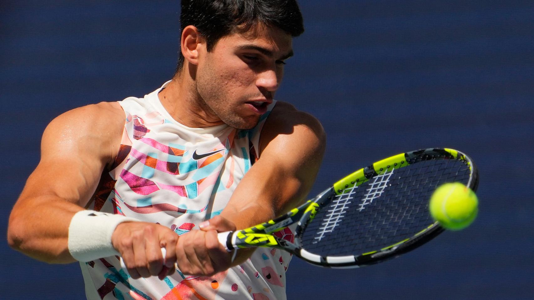 Carlos Alcaraz, durante su partido frente a Evans.