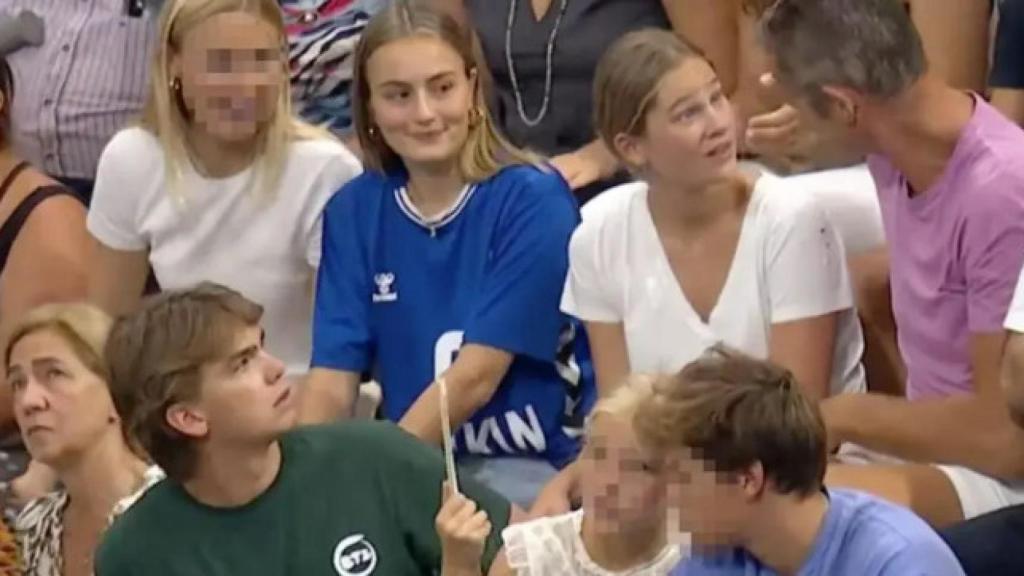 Iñaki Urdangarin comentó el partido con sus hijos Irene y Miguel.