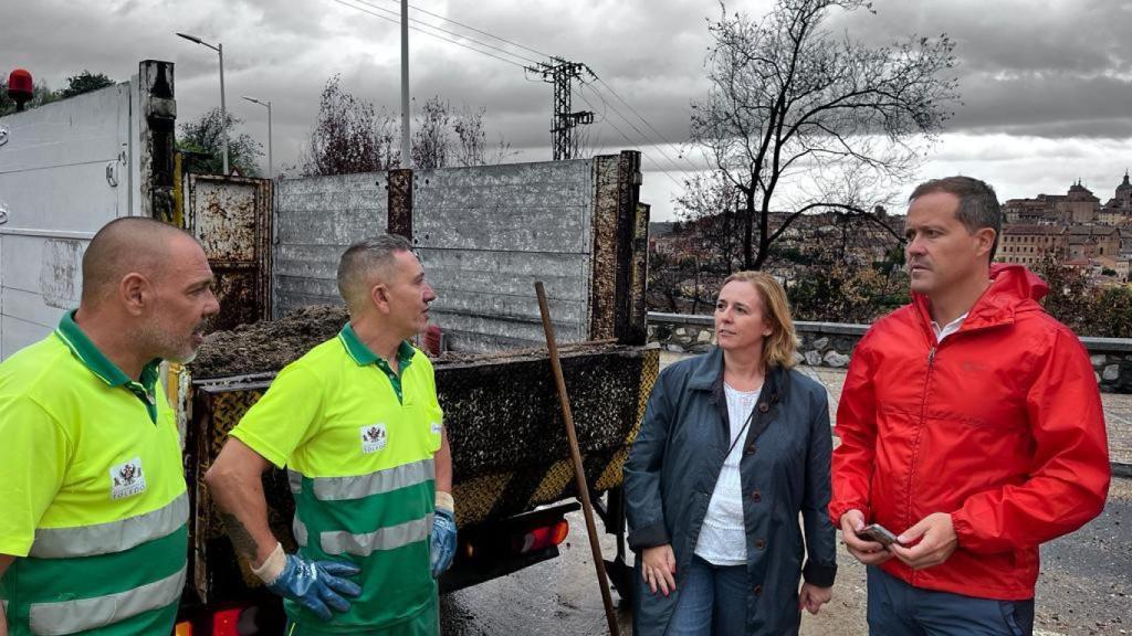 Apoyo del alcalde de Toledo a los efectivos que trabajan contra la DANA en Toledo