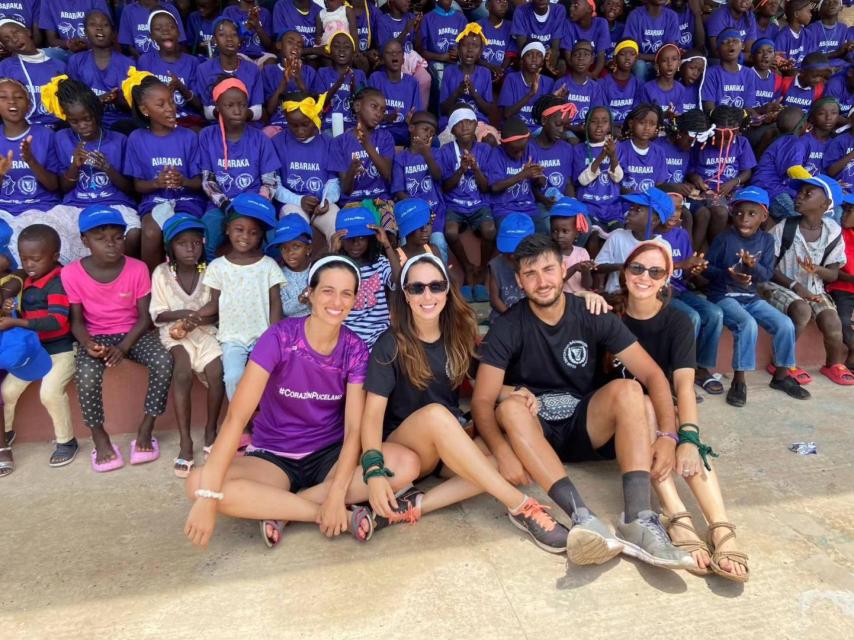 David Bocos, Marina Rodríguez, Ana Sanz y María Sáenz en Gambia
