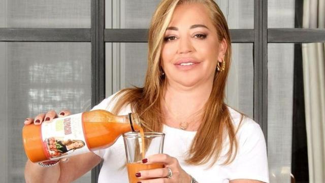 Belén Esteban con un gazpacho de su propia marca