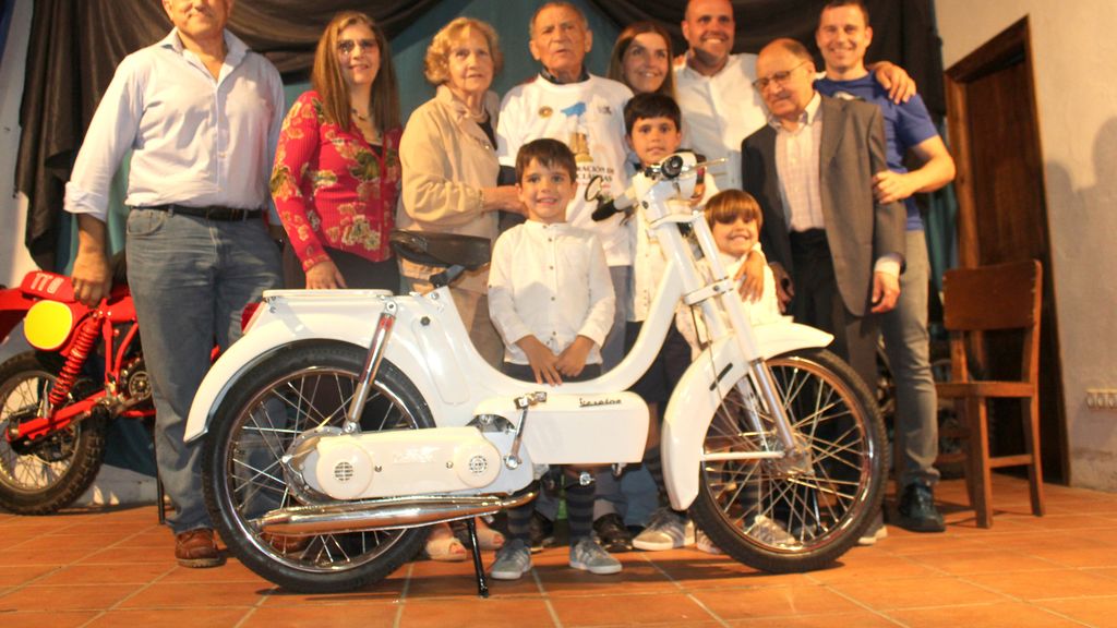 En el homenaje de San Felices de los Gallegos junto a su familia
