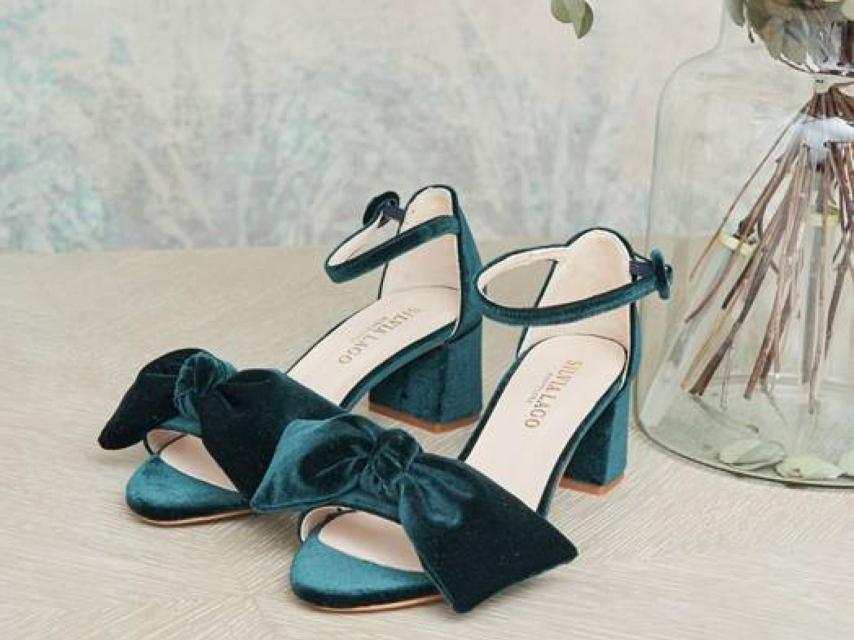 Todos sus modelos de zapatos se pueden personalizar.