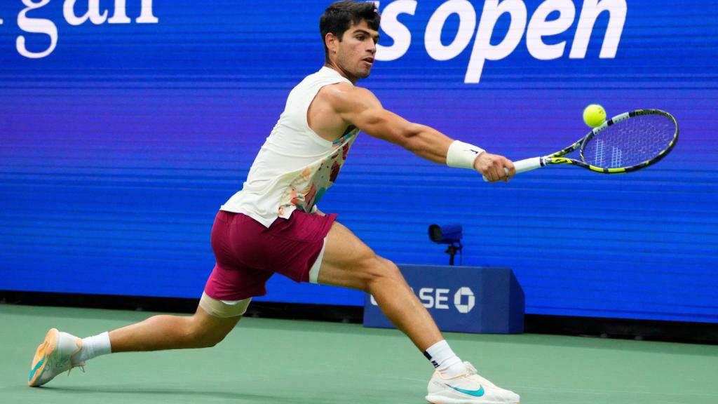 Carlos Alcaraz durante el partido ante Matteo Arnaldi