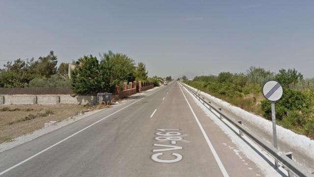 Uno de los tramos de la carretera CV-861, cerca de Dolores.