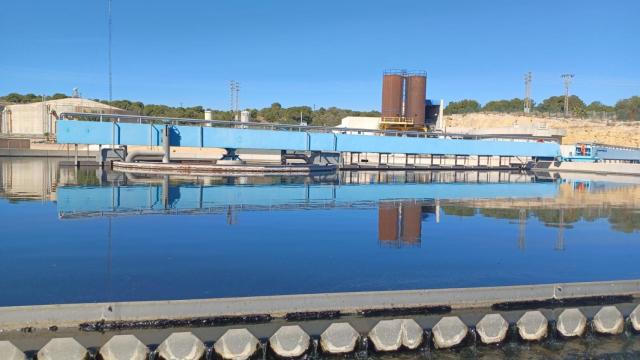 Una de las depuradoras de agua de Alicante.