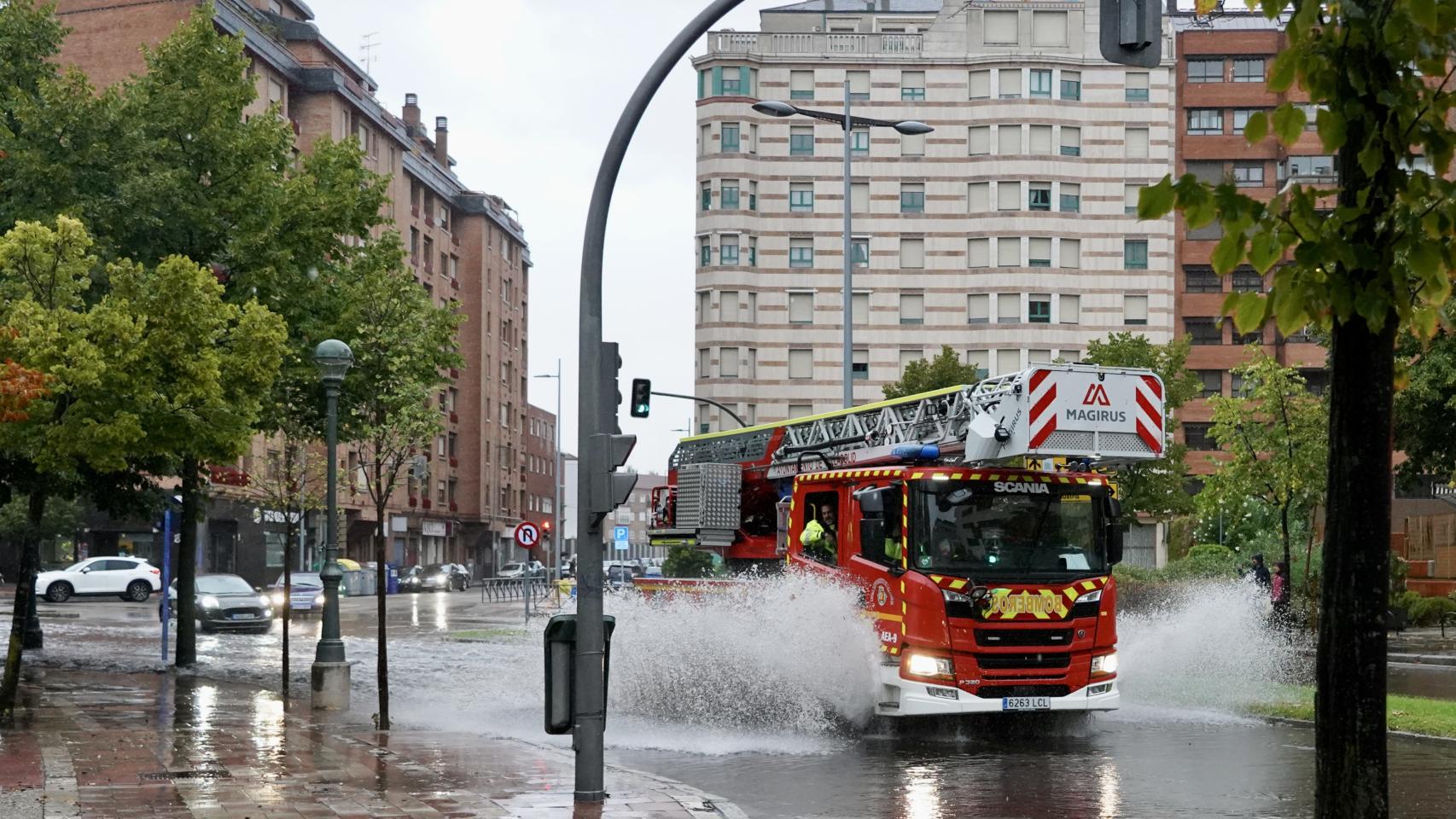 Calles anegadas por las lluvias de la DANA en Valladolid