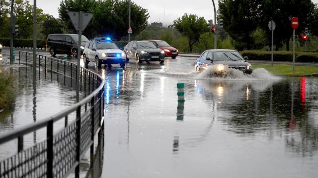 Calles anegadas por la tormenta en Valladolid