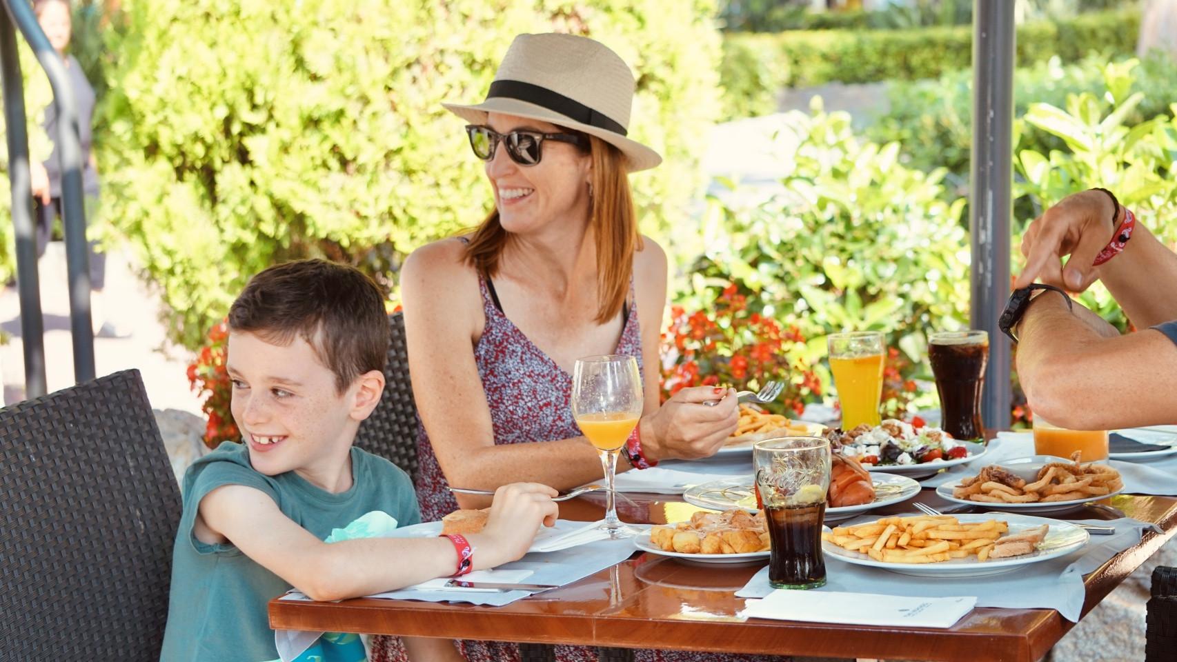Playa Montroig, gastronomía y camping de lujo en la Costa Dorada