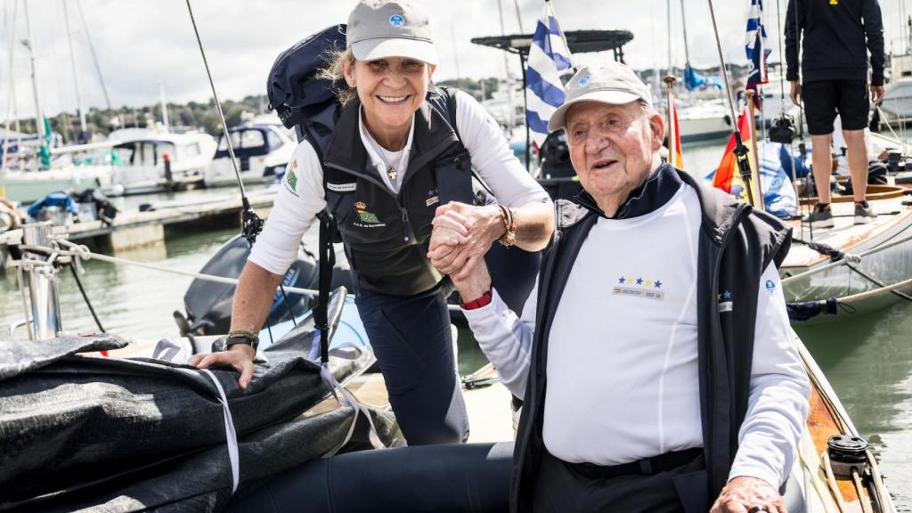 Juan Carlos I y su hija, en Reino Unido.