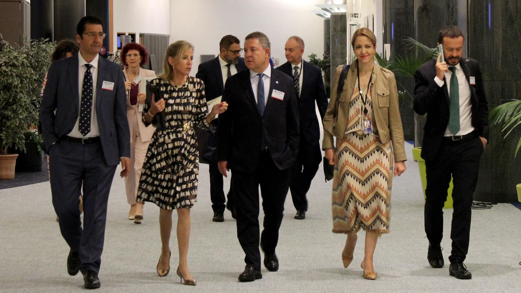 El presidente Emiliano García-Page, este martes en el Parlamento Europeo acompañado por una delegación de Castilla-La Mancha