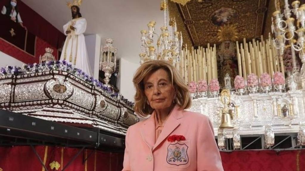 María Teresa, junto al Cautivo y la Trinidad.