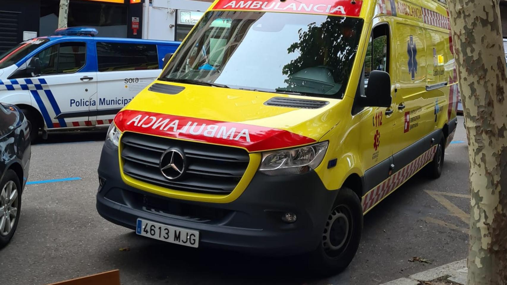 Imagen de una ambulancia medicalizada de Sacyl