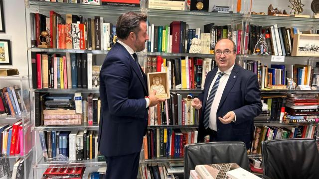 Pablo Ruz, alcalde de Elche, con el ministro Iceta, este martes por la tarde en Madrid.